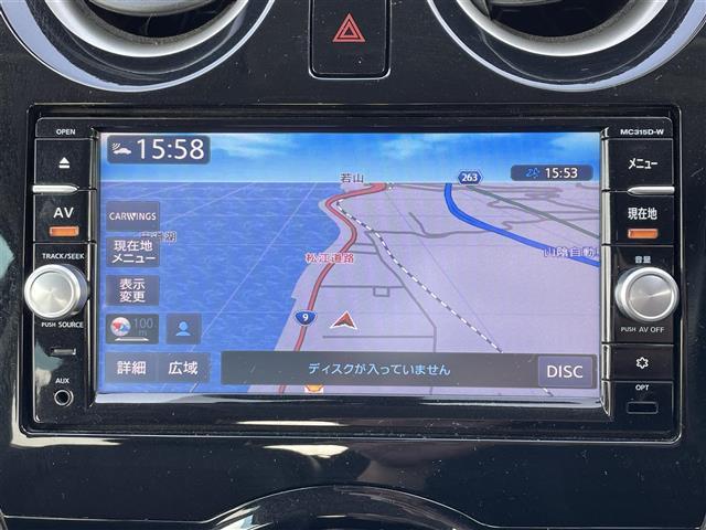 ノート メダリスト　エマージェンシーブレーキ　純正ＳＤナビ　ＤＶＤ／ＤＴＶ／Ｂｌｕｅｔｏｏｔｈ　アラウンドビューモニター　純正ホイール付きサマータイヤ積込　ステアリングスイッチ　スマートキー　コーナーセンサー　ＬＥＤ（6枚目）