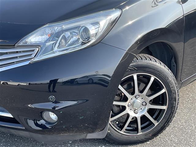 ノート メダリスト　エマージェンシーブレーキ　純正ＳＤナビ　ＤＶＤ／ＤＴＶ／Ｂｌｕｅｔｏｏｔｈ　アラウンドビューモニター　純正ホイール付きサマータイヤ積込　ステアリングスイッチ　スマートキー　コーナーセンサー　ＬＥＤ（33枚目）