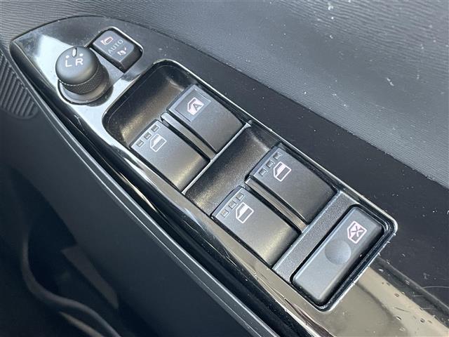 タント カスタムＸ　４ＷＤ　社外ナビ　フルセグＴＶ　片側パワースライドドア　スマートキー　スペアキー　プッシュスタート　ドライブレコーダー　ＥＴＣ　ＬＥＤオートライト　アイドリングストップ　純正フロアマット　ドアバイザー（17枚目）