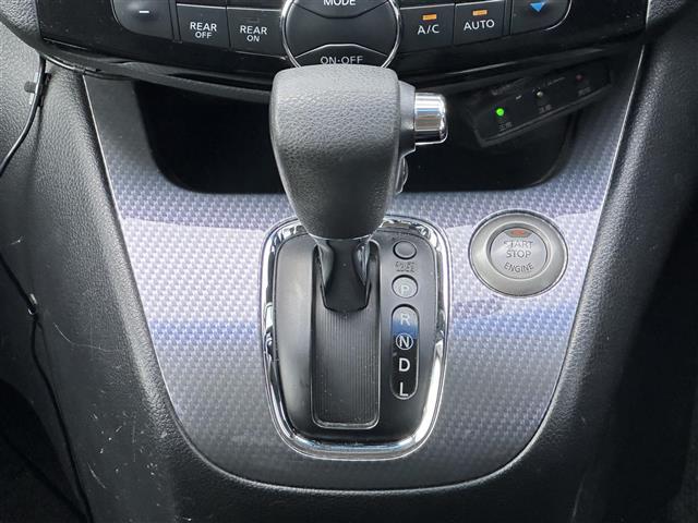 セレナ ライダーパフォーマンススペックＳ－ＨＶ　Ａセーフティ　エマージェンシーブレーキ　純正９インチナビ　ＤＶＤ／ＤＴＶ／Ｂｌｕｅｔｏｏｔｈ　アラウンドビューモニター　両側パワースライドドア　クルーズコントロール　ガラスルーフ　コーナーセンサー　ＥＴＣ　ＬＥＤ（9枚目）