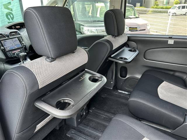 セレナ ライダーパフォーマンススペックＳ－ＨＶ　Ａセーフティ　エマージェンシーブレーキ　純正９インチナビ　ＤＶＤ／ＤＴＶ／Ｂｌｕｅｔｏｏｔｈ　アラウンドビューモニター　両側パワースライドドア　クルーズコントロール　ガラスルーフ　コーナーセンサー　ＥＴＣ　ＬＥＤ（26枚目）