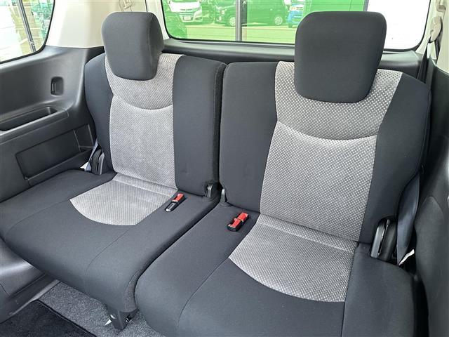 セレナ ライダーパフォーマンススペックＳ－ＨＶ　Ａセーフティ　エマージェンシーブレーキ　純正９インチナビ　ＤＶＤ／ＤＴＶ／Ｂｌｕｅｔｏｏｔｈ　アラウンドビューモニター　両側パワースライドドア　クルーズコントロール　ガラスルーフ　コーナーセンサー　ＥＴＣ　ＬＥＤ（28枚目）