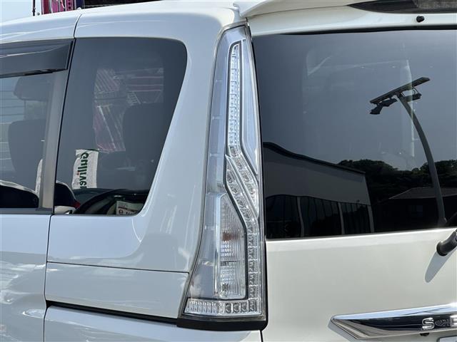 セレナ ライダーパフォーマンススペックＳ－ＨＶ　Ａセーフティ　エマージェンシーブレーキ　純正９インチナビ　ＤＶＤ／ＤＴＶ／Ｂｌｕｅｔｏｏｔｈ　アラウンドビューモニター　両側パワースライドドア　クルーズコントロール　ガラスルーフ　コーナーセンサー　ＥＴＣ　ＬＥＤ（36枚目）