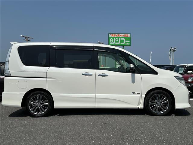 セレナ ライダーパフォーマンススペックＳ－ＨＶ　Ａセーフティ　エマージェンシーブレーキ　純正９インチナビ　ＤＶＤ／ＤＴＶ／Ｂｌｕｅｔｏｏｔｈ　アラウンドビューモニター　両側パワースライドドア　クルーズコントロール　ガラスルーフ　コーナーセンサー　ＥＴＣ　ＬＥＤ（41枚目）