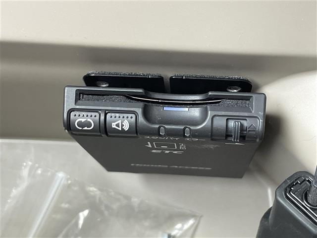 Ｎ－ＢＯＸスラッシュ Ｇ・Ａパッケージ　ＣＴＢＡ☆純正ナビ☆ＣＤ／ＤＶＤ／ＤＴＶ／Ｂｌｕｅｔｏｏｔｈ☆バックカメラ☆ＨＩＤオートライト☆ステアリングスイッチ☆ＥＴＣ☆スマートキー☆スペアキー　☆プッシュスタート　☆純正フロアマット（8枚目）
