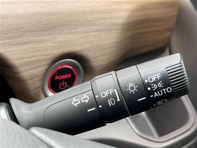 フリードハイブリッド ハイブリッド・Ｇホンダセンシング　ワンオーナー　純正９インチナビ　ＤＶＤ／ＤＴＶ／Ｂｌｕｅｔｏｏｔｈ／ＵＳＢ　バックカメラ　レーダークルーズコントロール　両側パワースライドドア　ＬＥＤオートライト　純正ホイール付きスタッドレス積込（14枚目）