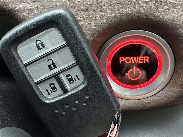 フリードハイブリッド ハイブリッド・Ｇ　ホンダセンシング　純正９インチナビ　ＤＶＤ／ＤＴＶ／Ｂｌｕｅｔｏｏｔｈ／ＵＳＢ　レーダークルーズコントロール　両側パワースライドドア　ＬＥＤオートライト　シートヒーター　ビルトインＥＴＣ（4枚目）