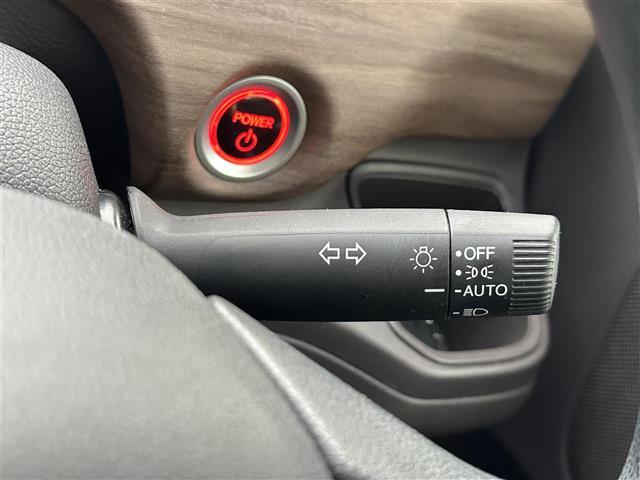 フリードハイブリッド ハイブリッド・Ｇ　ホンダセンシング　純正９インチナビ　ＤＶＤ／ＤＴＶ／Ｂｌｕｅｔｏｏｔｈ／ＵＳＢ　レーダークルーズコントロール　両側パワースライドドア　ＬＥＤオートライト　シートヒーター　ビルトインＥＴＣ（14枚目）
