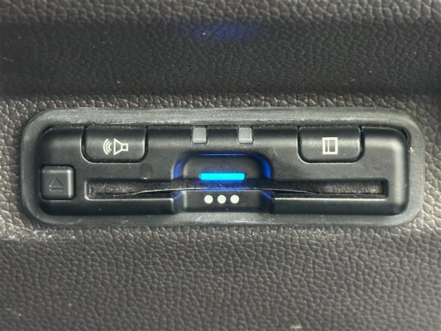フリードハイブリッド ハイブリッド・Ｇ　ホンダセンシング　純正９インチナビ　ＤＶＤ／ＤＴＶ／Ｂｌｕｅｔｏｏｔｈ／ＵＳＢ　レーダークルーズコントロール　両側パワースライドドア　ＬＥＤオートライト　シートヒーター　ビルトインＥＴＣ（17枚目）