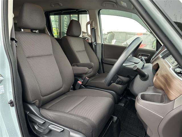 フリードハイブリッド ハイブリッド・Ｇ　ホンダセンシング　純正９インチナビ　ＤＶＤ／ＤＴＶ／Ｂｌｕｅｔｏｏｔｈ／ＵＳＢ　レーダークルーズコントロール　両側パワースライドドア　ＬＥＤオートライト　シートヒーター　ビルトインＥＴＣ（20枚目）