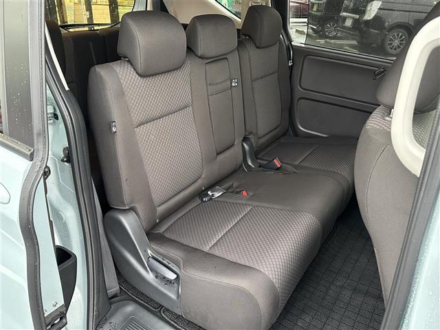 フリードハイブリッド ハイブリッド・Ｇ　ホンダセンシング　純正９インチナビ　ＤＶＤ／ＤＴＶ／Ｂｌｕｅｔｏｏｔｈ／ＵＳＢ　レーダークルーズコントロール　両側パワースライドドア　ＬＥＤオートライト　シートヒーター　ビルトインＥＴＣ（22枚目）