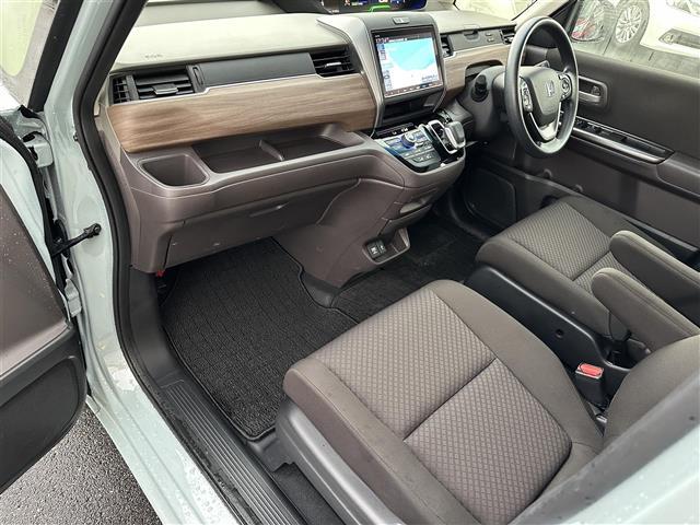 フリードハイブリッド ハイブリッド・Ｇ　ホンダセンシング　純正９インチナビ　ＤＶＤ／ＤＴＶ／Ｂｌｕｅｔｏｏｔｈ／ＵＳＢ　レーダークルーズコントロール　両側パワースライドドア　ＬＥＤオートライト　シートヒーター　ビルトインＥＴＣ（25枚目）