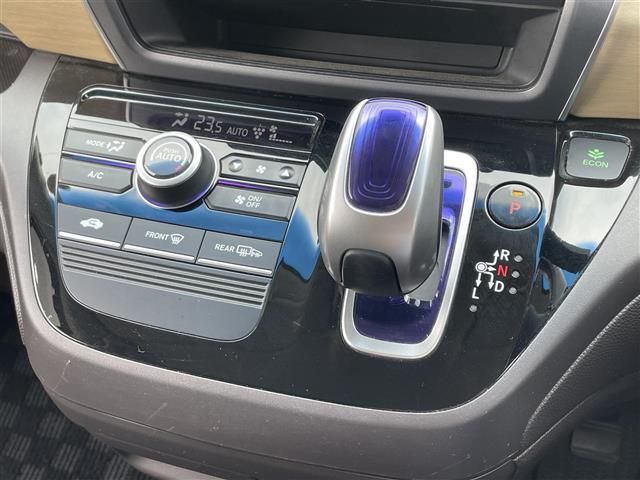 フリードハイブリッド ハイブリッド・Ｇホンダセンシング　社外ナビ　ＤＶＤ／ＤＴＶ／Ｂｌｕｅｔｏｏｔｈ　バックカメラ　レーダークルーズコントロール　両側パワースライドドア　ステアリングスイッチ　ＬＥＤオートライト　ビルトインＥＴＣ　レーンキープ　スマートキー（8枚目）