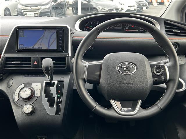 シエンタ Ｇ　クエロ　トヨタセーフティセンス　モデリスタエアロ　純正ナビ　ＤＶＤ／ＤＴＶ／Ｂｌｕｅｔｏｏｔｈ　バックカメラ　社外フリップダウンモニター　両側パワースライドドア　ＬＥＤオートライト　ＥＴＣ２．０　ＬＥＤライト（6枚目）