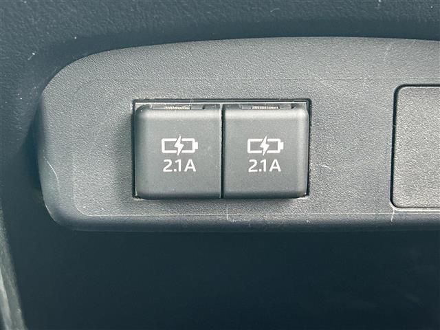 シエンタ Ｇ　クエロ　トヨタセーフティセンス　モデリスタエアロ　純正ナビ　ＤＶＤ／ＤＴＶ／Ｂｌｕｅｔｏｏｔｈ　バックカメラ　社外フリップダウンモニター　両側パワースライドドア　ＬＥＤオートライト　ＥＴＣ２．０　ＬＥＤライト（11枚目）