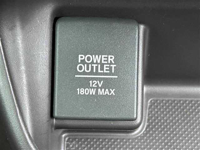 フリードハイブリッド ハイブリッド・Ｇホンダセンシング　社外ナビ　ＣＤ／ＤＶＤ／ＤＴＶ／Ｂｌｕｅｔｏｏｔｈ　バックカメラ　両側パワースライドドア　レーダークルーズコントロール　ビルトインＥＴＣ　ＬＥＤオートライト　ステアリングスイッチ　フロアマット（11枚目）