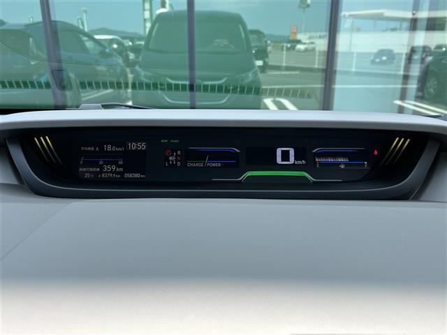 フリードハイブリッド ハイブリッド・Ｇホンダセンシング　社外ナビ　ＣＤ／ＤＶＤ／ＤＴＶ／Ｂｌｕｅｔｏｏｔｈ　バックカメラ　両側パワースライドドア　レーダークルーズコントロール　ビルトインＥＴＣ　ＬＥＤオートライト　ステアリングスイッチ　フロアマット（13枚目）