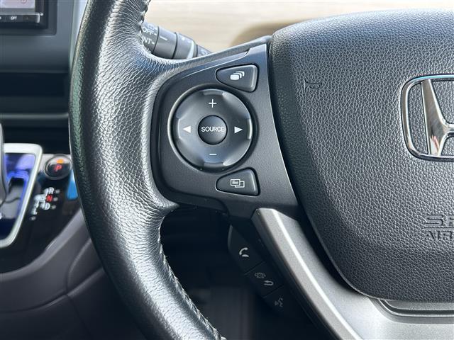 フリードハイブリッド ハイブリッド・Ｇホンダセンシング　社外ナビ　ＣＤ／ＤＶＤ／ＤＴＶ／Ｂｌｕｅｔｏｏｔｈ　バックカメラ　両側パワースライドドア　レーダークルーズコントロール　ビルトインＥＴＣ　ＬＥＤオートライト　ステアリングスイッチ　フロアマット（16枚目）