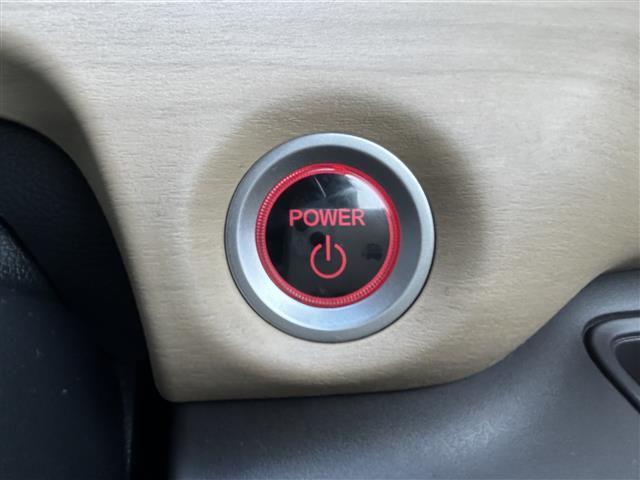 フリードハイブリッド ハイブリッド・Ｇホンダセンシング　社外ナビ　ＣＤ／ＤＶＤ／ＤＴＶ／Ｂｌｕｅｔｏｏｔｈ　バックカメラ　両側パワースライドドア　レーダークルーズコントロール　ビルトインＥＴＣ　ＬＥＤオートライト　ステアリングスイッチ　フロアマット（18枚目）