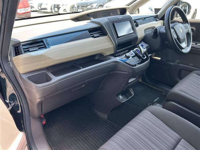 フリードハイブリッド ハイブリッド・Ｇホンダセンシング　社外ナビ　ＣＤ／ＤＶＤ／ＤＴＶ／Ｂｌｕｅｔｏｏｔｈ　バックカメラ　両側パワースライドドア　レーダークルーズコントロール　ビルトインＥＴＣ　ＬＥＤオートライト　ステアリングスイッチ　フロアマット（22枚目）