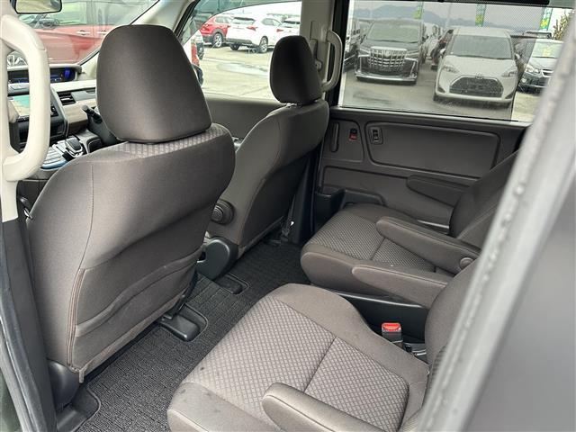 フリードハイブリッド ハイブリッド・Ｇホンダセンシング　純正ナビ　ＣＤ／ＤＶＤ／ＤＴＶ／Ｂｌｕｅｔｏｏｔｈ　バックカメラ　両側パワースライドドア　レーダークルーズコントロール　純正ホイール付きサマータイヤ積込　ＬＥＤオートライト　前後ドラレコ　ＥＴＣ（21枚目）