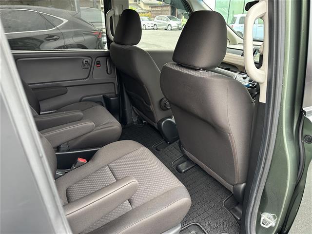 フリードハイブリッド ハイブリッド・Ｇホンダセンシング　純正ナビ　ＣＤ／ＤＶＤ／ＤＴＶ／Ｂｌｕｅｔｏｏｔｈ　バックカメラ　両側パワースライドドア　レーダークルーズコントロール　純正ホイール付きサマータイヤ積込　ＬＥＤオートライト　前後ドラレコ　ＥＴＣ（26枚目）