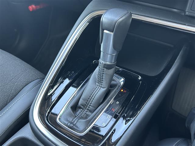 ヴェゼル ｅ：ＨＥＶ　Ｚ　ホンダセンシング　１０インチフローティングナビ　ＤＶＤ／ＤＴＶ／Ｂｌｕｅｔｏｏｔｈ　バックカメラ　レーダークルーズコントロール　ＬＥＤオートライト　コーナーセンサー　ＢＳＭ　ビルトインＥＴＣ　ドラレコ（7枚目）