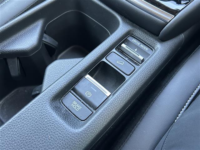 ヴェゼル ｅ：ＨＥＶ　Ｚ　ホンダセンシング　１０インチフローティングナビ　ＤＶＤ／ＤＴＶ／Ｂｌｕｅｔｏｏｔｈ　バックカメラ　レーダークルーズコントロール　ＬＥＤオートライト　コーナーセンサー　ＢＳＭ　ビルトインＥＴＣ　ドラレコ（8枚目）