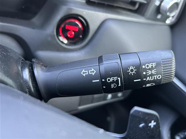 ヴェゼル ｅ：ＨＥＶ　Ｚ　ホンダセンシング　１０インチフローティングナビ　ＤＶＤ／ＤＴＶ／Ｂｌｕｅｔｏｏｔｈ　バックカメラ　レーダークルーズコントロール　ＬＥＤオートライト　コーナーセンサー　ＢＳＭ　ビルトインＥＴＣ　ドラレコ（12枚目）