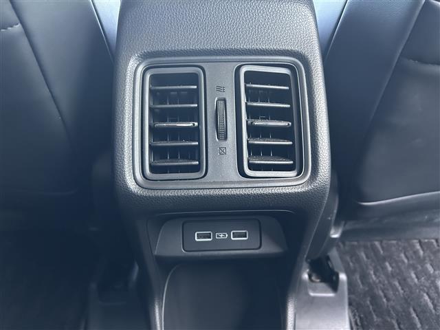 ヴェゼル ｅ：ＨＥＶ　Ｚ　ホンダセンシング　１０インチフローティングナビ　ＤＶＤ／ＤＴＶ／Ｂｌｕｅｔｏｏｔｈ　バックカメラ　レーダークルーズコントロール　ＬＥＤオートライト　コーナーセンサー　ＢＳＭ　ビルトインＥＴＣ　ドラレコ（20枚目）