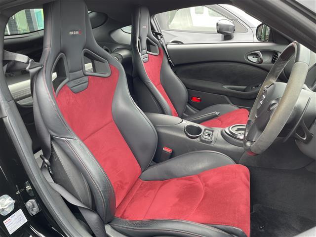 フェアレディＺ ニスモ　ワンオーナー　純正ナビ　ＤＶＤ／ＤＴＶ　バックカメラ　ステアリングスイッチ　ＮＩＳＭＯ専用ＲＥＣＡＲＯシート　ＮＩＳＭＯ専用フロアマット　ＮＩＳＭＯマフラー　ＮＩＳＭＯタワーバー　ＢＯＳＥサウンド（3枚目）