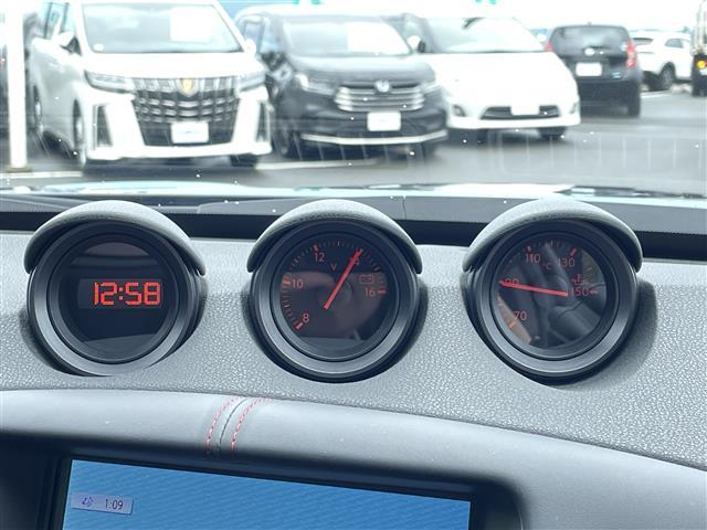 フェアレディＺ ニスモ　ワンオーナー　純正ナビ　ＤＶＤ／ＤＴＶ　バックカメラ　ステアリングスイッチ　ＮＩＳＭＯ専用ＲＥＣＡＲＯシート　ＮＩＳＭＯ専用フロアマット　ＮＩＳＭＯマフラー　ＮＩＳＭＯタワーバー　ＢＯＳＥサウンド（4枚目）