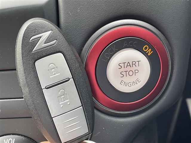 フェアレディＺ ニスモ　ワンオーナー　純正ナビ　ＤＶＤ／ＤＴＶ　バックカメラ　ステアリングスイッチ　ＮＩＳＭＯ専用ＲＥＣＡＲＯシート　ＮＩＳＭＯ専用フロアマット　ＮＩＳＭＯマフラー　ＮＩＳＭＯタワーバー　ＢＯＳＥサウンド（9枚目）