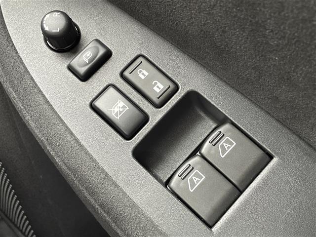 フェアレディＺ ニスモ　ワンオーナー　純正ナビ　ＤＶＤ／ＤＴＶ　バックカメラ　ステアリングスイッチ　ＮＩＳＭＯ専用ＲＥＣＡＲＯシート　ＮＩＳＭＯ専用フロアマット　ＮＩＳＭＯマフラー　ＮＩＳＭＯタワーバー　ＢＯＳＥサウンド（20枚目）