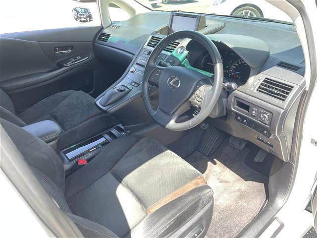 ＨＳ ＨＳ２５０ｈ　プリクラッシュセーフティ　純正ナビ　ＤＶＤ／ＤＴＶ／Ｂｌｕｅｔｏｏｔｈ　フロント／バックカメラ　レーダークルーズコントロール　ＬＥＤオートライト　ビルトインＥＴＣ　前後ドライブレコーダー　フロアマット（22枚目）