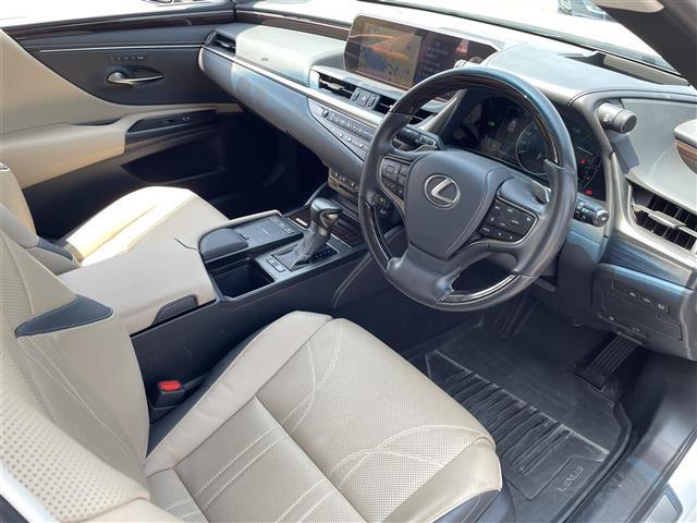 ＥＳ ＥＳ３００ｈ　バージョンＬ　サンルーフ　純正ナビ　パノラミックビューモニター　デジタルミラー　レーダークルーズコントロール　クリアランスソナー　ＢＳＭ　ＨＵＤ　ＬＥＤオートライト　ベージュレザーシート　シートベンチレーション（23枚目）