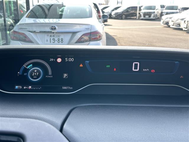 セレナ ｅ－パワー　ハイウェイスターＶ　プロパイロット　純正１０インチナビ　ＤＶＤ／Ｂｌｕ－ｒａｙ／ＤＴＶ／Ｂｌｕｅｔｏｏｔｈ　アラウンドビューモニター　純正フリップダウンモニター　両側パワースライドドア　社外ＡＷ付スタッドレス積み込み（12枚目）