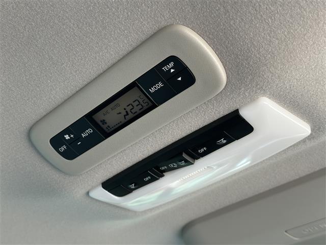 セレナ ｅ－パワー　ハイウェイスターＶ　プロパイロット　純正１０インチナビ　ＤＶＤ／Ｂｌｕ－ｒａｙ／ＤＴＶ／Ｂｌｕｅｔｏｏｔｈ　アラウンドビューモニター　純正フリップダウンモニター　両側パワースライドドア　社外ＡＷ付スタッドレス積み込み（19枚目）