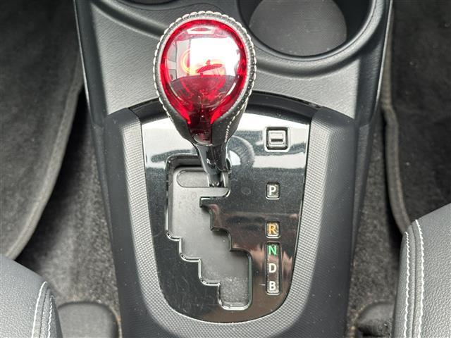 アクア Ｇ　Ｇ’ｓ　社外ナビ☆ＣＤ／ＤＶＤ／ＤＴＶ／Ｂｌｕｅｔｏｏｔｈ☆スマートキー☆プッシュスタート　☆ＬＥＤオートライト☆Ｇｓ専用アルミホイール☆Ｇｓ専用シート☆ＥＴＣ☆ドアバイザー（6枚目）