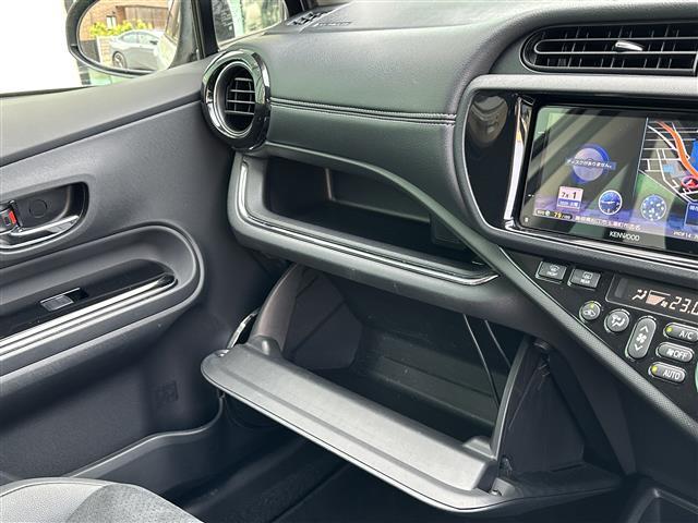 アクア Ｇ　Ｇ’ｓ　社外ナビ☆ＣＤ／ＤＶＤ／ＤＴＶ／Ｂｌｕｅｔｏｏｔｈ☆スマートキー☆プッシュスタート　☆ＬＥＤオートライト☆Ｇｓ専用アルミホイール☆Ｇｓ専用シート☆ＥＴＣ☆ドアバイザー（8枚目）