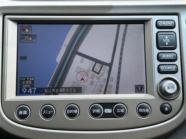 フィットハイブリッド ＸＨセレクション　純正ＨＤＤナビ　ＣＤ／ＤＶＤ／ワンセグＴＶ　バックカメラ　クルーズコントロール　ステアリングスイッチ　パドルシフト　シートヒーター　ビルトインＥＴＣ　スマートキー　スペアキー　ワイパーデアイサー（3枚目）
