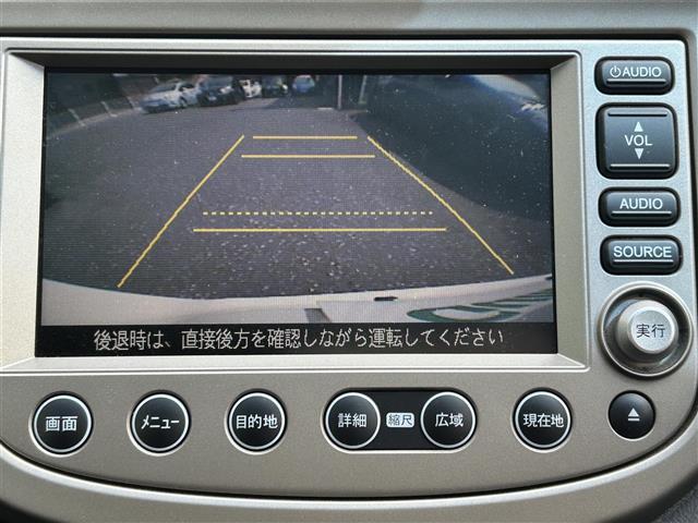 フィットハイブリッド ＸＨセレクション　純正ＨＤＤナビ　ＣＤ／ＤＶＤ／ワンセグＴＶ　バックカメラ　クルーズコントロール　ステアリングスイッチ　パドルシフト　シートヒーター　ビルトインＥＴＣ　スマートキー　スペアキー　ワイパーデアイサー（4枚目）