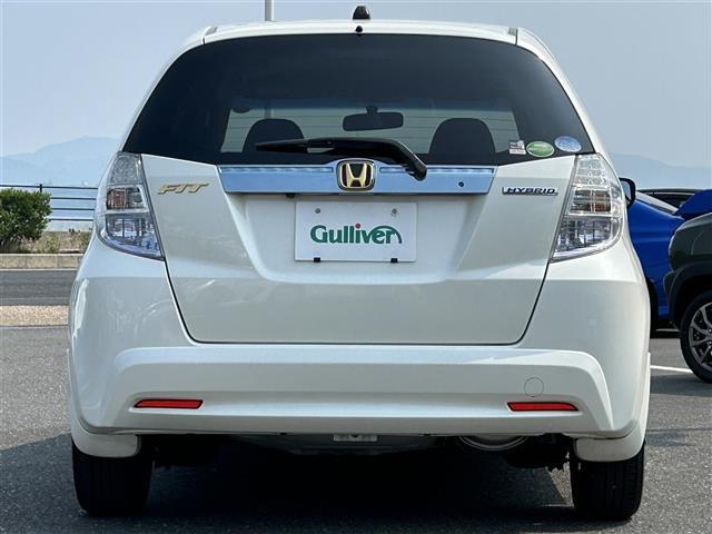 フィットハイブリッド ＸＨセレクション　純正ＨＤＤナビ　ＣＤ／ＤＶＤ／ワンセグＴＶ　バックカメラ　クルーズコントロール　ステアリングスイッチ　パドルシフト　シートヒーター　ビルトインＥＴＣ　スマートキー　スペアキー　ワイパーデアイサー（41枚目）