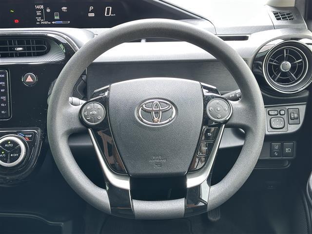 アクア Ｓスタイルブラック　トヨタセーフティセンス　純正ナビ　ＣＤ／ＤＶＤ／ＤＴＶ／Ｂｌｕｅｔｏｏｔｈ　バックカメラ　ＬＥＤオートライト　ビルトインＥＴＣ　ステアリングスイッチ　スマートキー　プッシュスタート　純正フロアマット（11枚目）