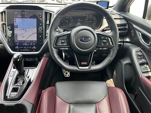 レヴォーグ ＳＴＩスポーツＲ　ＥＸ　アイサイトセーフティプラス　サンルーフ　ＳＴＩスポイラー　純正ナビ　フルセグＴＶ／Ｂｌｕｅｔｏｏｔｈ／ＵＳＢ　Ｆ／Ｓ／Ｒカメラ　レーダークルーズコントロール　デジタルミラー　純正ＡＷ付冬タイヤ積み込み（4枚目）