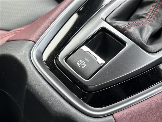 レヴォーグ ＳＴＩスポーツＲ　ＥＸ　アイサイトセーフティプラス　サンルーフ　ＳＴＩスポイラー　純正ナビ　フルセグＴＶ／Ｂｌｕｅｔｏｏｔｈ／ＵＳＢ　Ｆ／Ｓ／Ｒカメラ　レーダークルーズコントロール　デジタルミラー　純正ＡＷ付冬タイヤ積み込み（11枚目）
