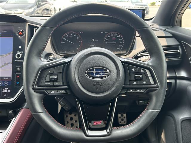 レヴォーグ ＳＴＩスポーツＲ　ＥＸ　アイサイトセーフティプラス　サンルーフ　ＳＴＩスポイラー　純正ナビ　フルセグＴＶ／Ｂｌｕｅｔｏｏｔｈ／ＵＳＢ　Ｆ／Ｓ／Ｒカメラ　レーダークルーズコントロール　デジタルミラー　純正ＡＷ付冬タイヤ積み込み（13枚目）