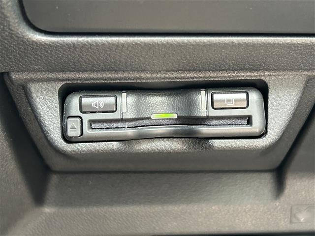 レヴォーグ ＳＴＩスポーツＲ　ＥＸ　アイサイトセーフティプラス　サンルーフ　ＳＴＩスポイラー　純正ナビ　フルセグＴＶ／Ｂｌｕｅｔｏｏｔｈ／ＵＳＢ　Ｆ／Ｓ／Ｒカメラ　レーダークルーズコントロール　デジタルミラー　純正ＡＷ付冬タイヤ積み込み（21枚目）