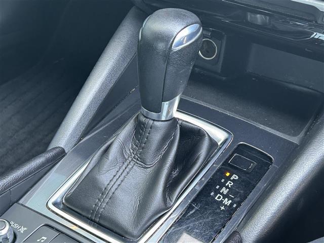 アテンザセダン ＸＤプロアクティブ　ワンオーナー　マツダコネクトナビ　フルセグＴＶ　ＡＭ／ＦＭ／ＣＤ／ＤＶＤ／ＢＴ／ＵＳＢ／ＡＵＸ　バックカメラ　レーダークルーズコントロール　ＨＵＤ　車線逸脱防止警報　ＥＴＣ　オートライト　ＬＥＤライト（9枚目）