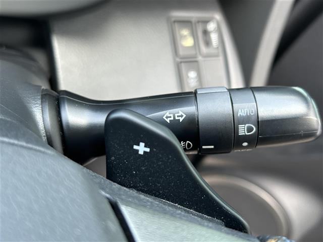 ヴァンガード ２４０Ｓ　Ｇパッケージ　ワンオーナー　純正ナビ　ＡＭ／ＦＭ／ＣＤ／ＤＶＤ／ＢＴ　ＥＴＣ　クルーズコントロール　オートライト　コーナーセンサー　Ｄ／Ｎ席シートヒーター　Ｄ／Ｎ席パワーシート　純正フロアマット　スペアキー（12枚目）